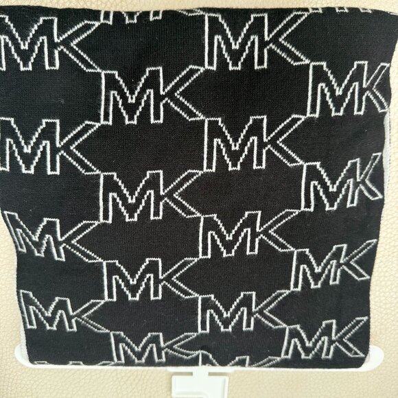 NWT MICHAEL KORS LOGO HAT GLOVE SET BLACK OFF WHITE - Picture 2 of 4